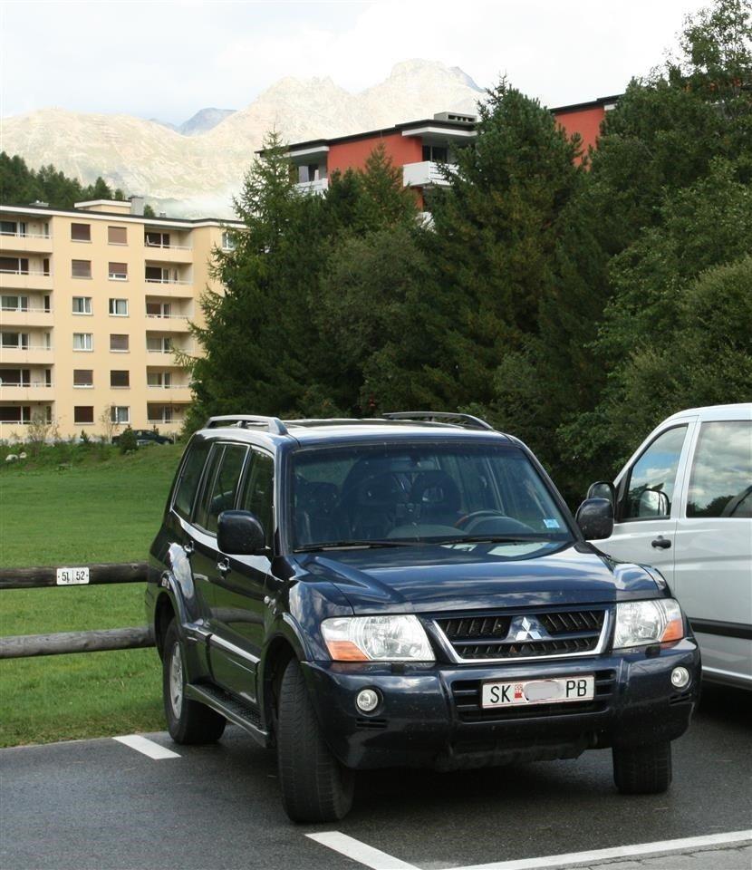 Mitsubishi pajero v60